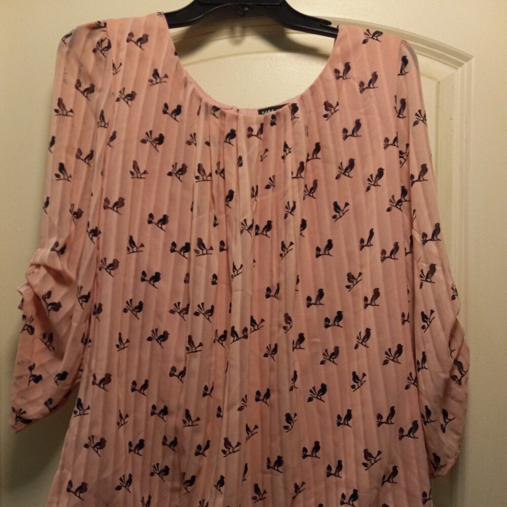 New Sara Michelle blouse XL never worn